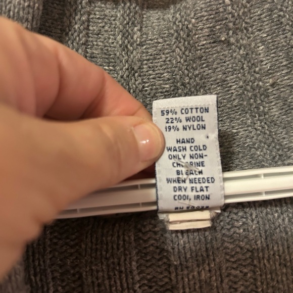 Gap sweater women’s size medium - Picture 4 of 4